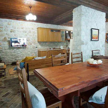 Seaside Duplex Stone Qeparo