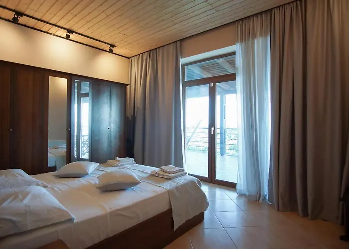 Seaside Duplex Stone Qeparo